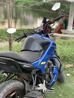 Hero Thriller 160R 2022 Blue