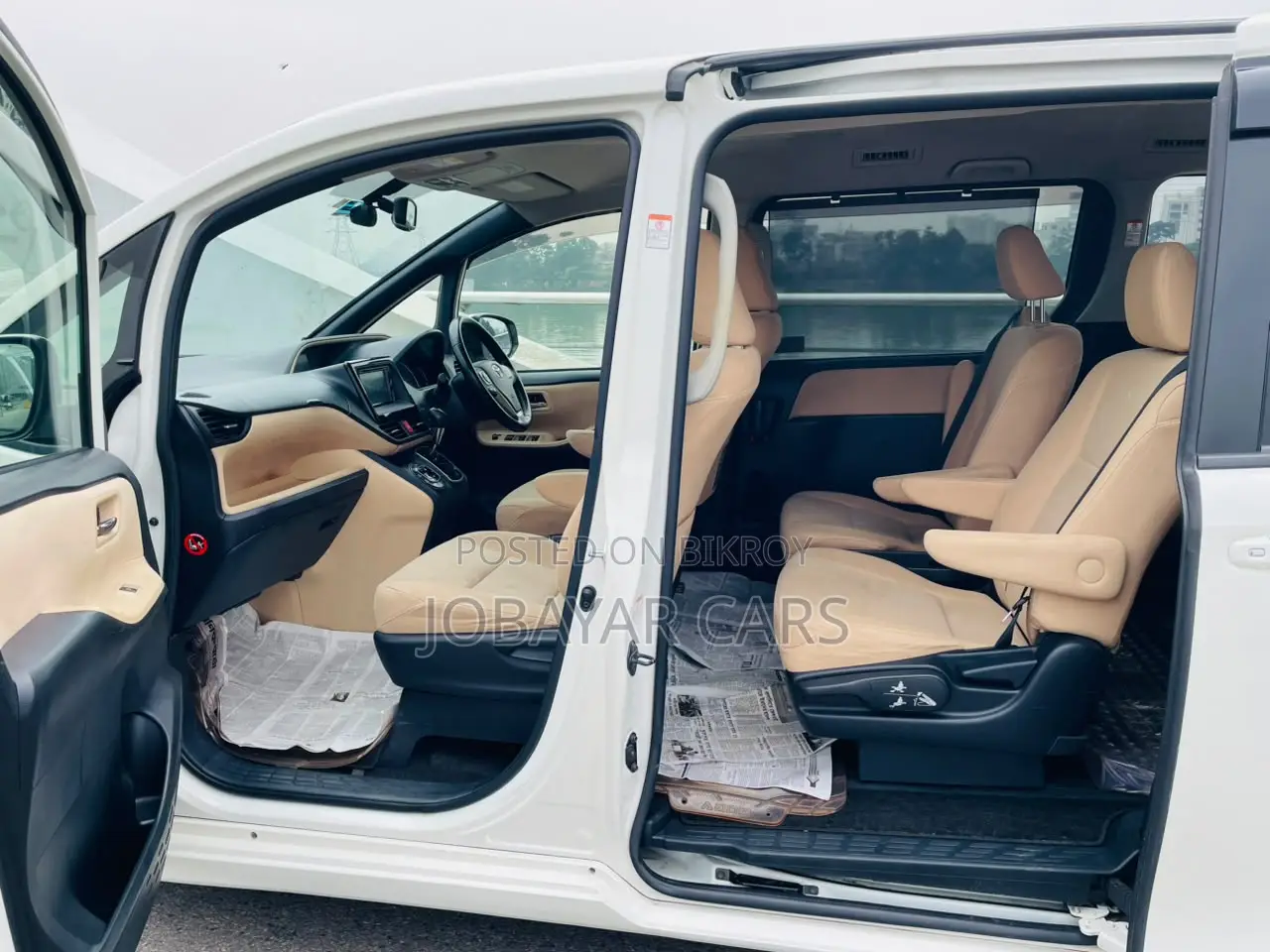New Toyota Noah 2014 White