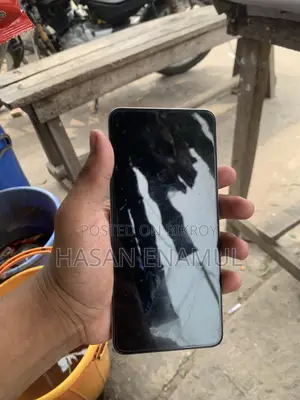 Vivo Y04 128 GB Gray