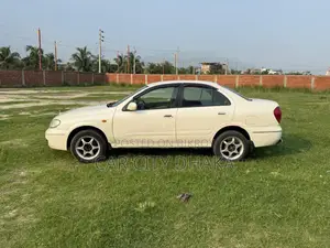 Nissan Sunny 2004 White