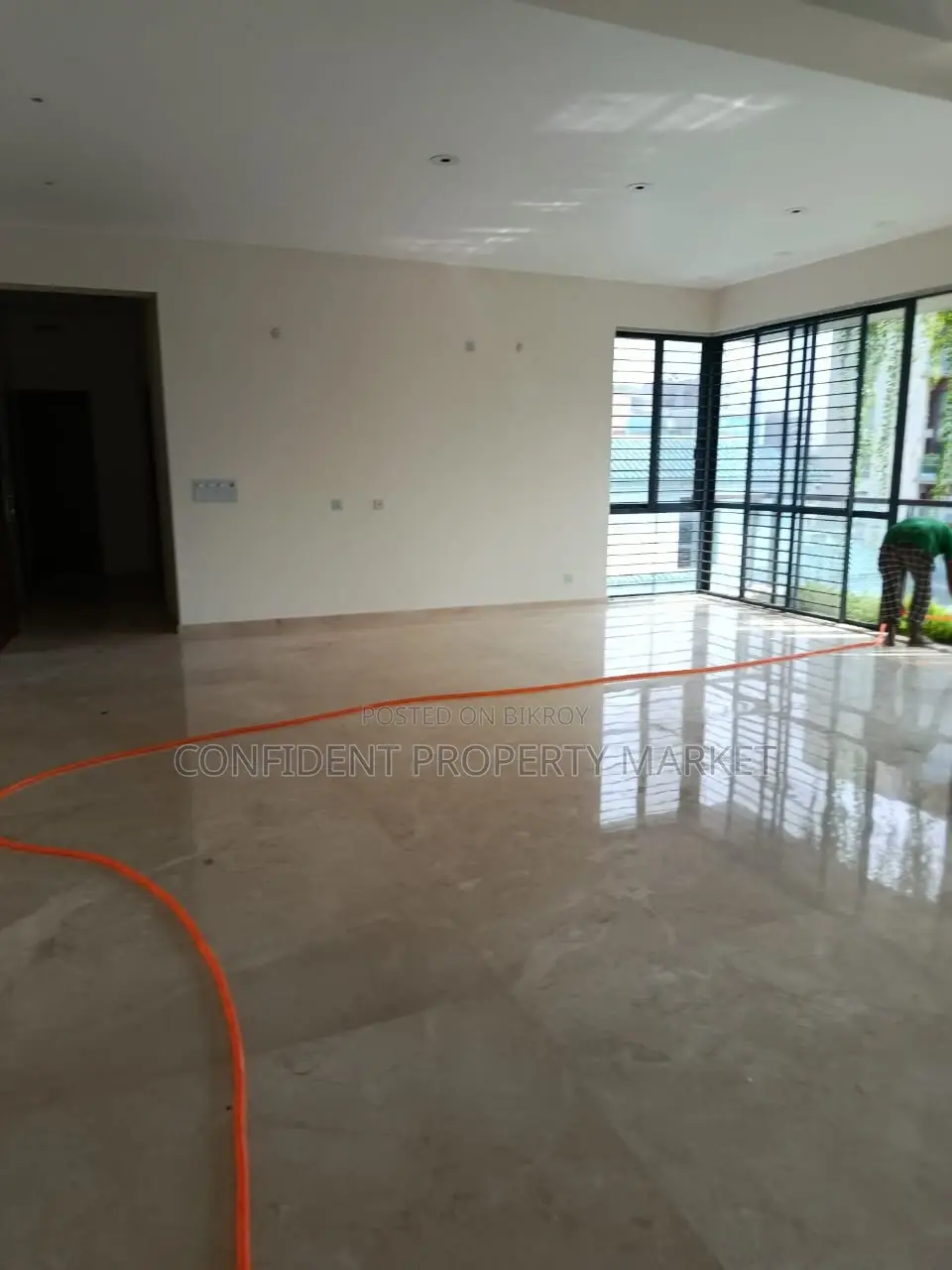 4bdrm Apartment in Baridhara for Sale