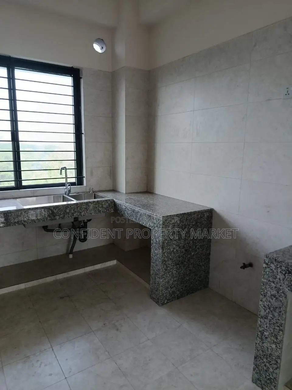 4bdrm Apartment in Baridhara for Sale
