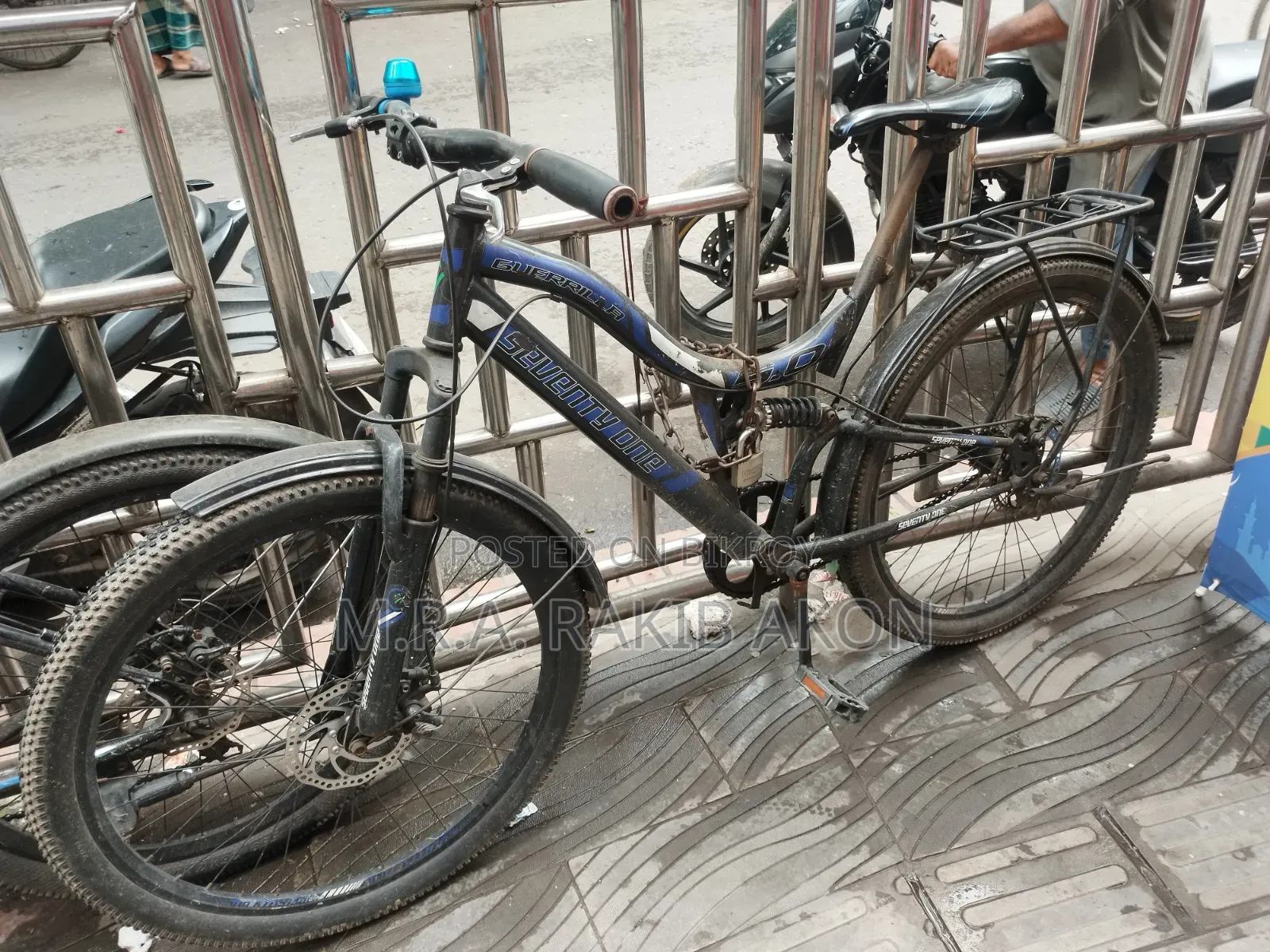 খুব অল্প দামে সাইকেলটি বিক্রি করা হবে