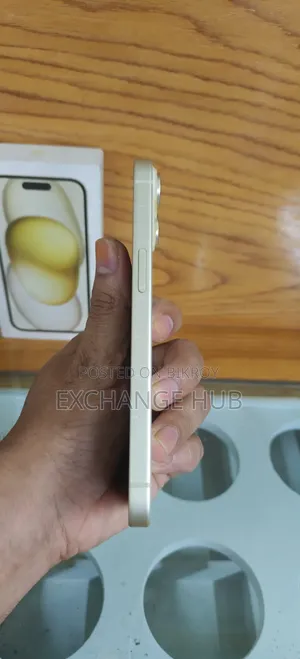 Apple iPhone 15 128 GB Yellow