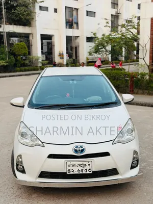 টয়োটা অ্যাকুয়া এস ২০১৪ পার্ল