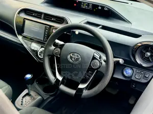 Toyota Aqua 2018 Green