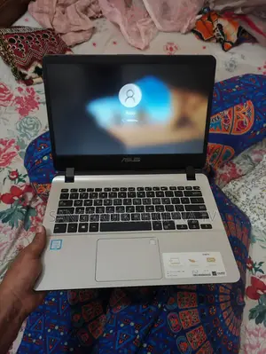 Laptop Asus 3GB Intel SSD 256GB