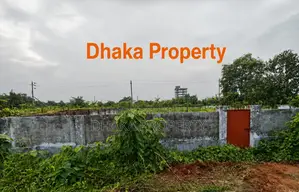 Near 100ft 3 Katha Park West Sector-18