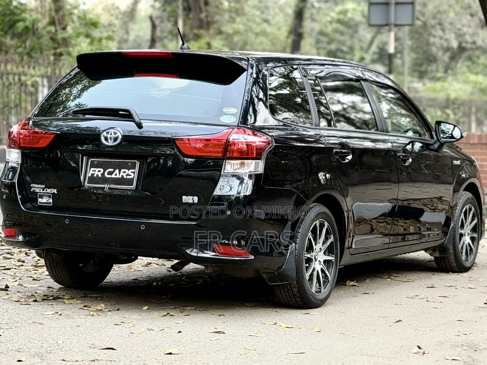 Toyota Corolla Fielder 1.5 Hybrid FWD 2019 Black