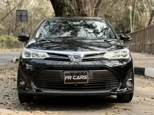 Toyota Corolla Fielder 1.5 Hybrid FWD 2019 Black
