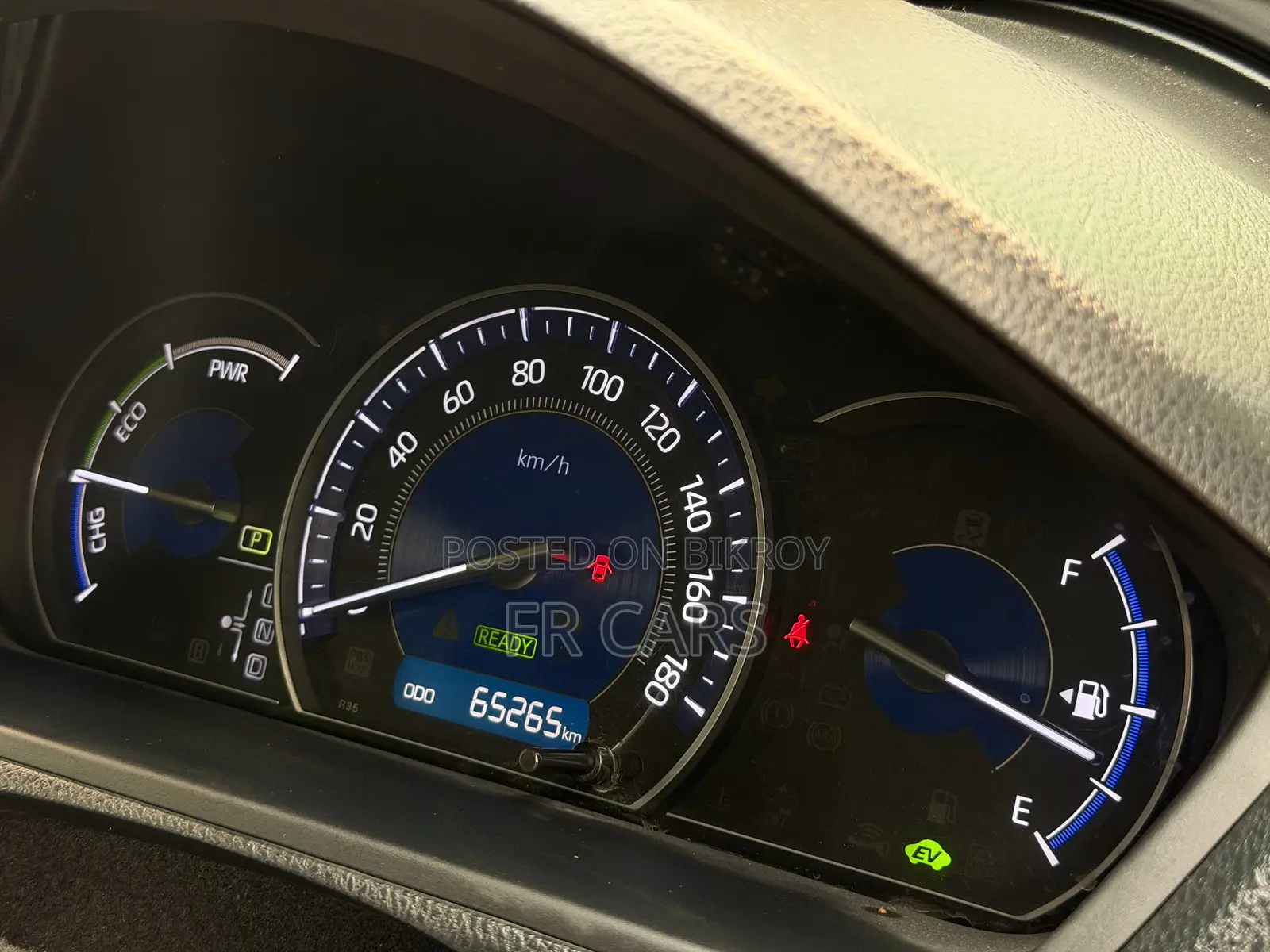 Toyota Esquire 1.8 FWD Hybrid (7 Seater) 2017 Purple