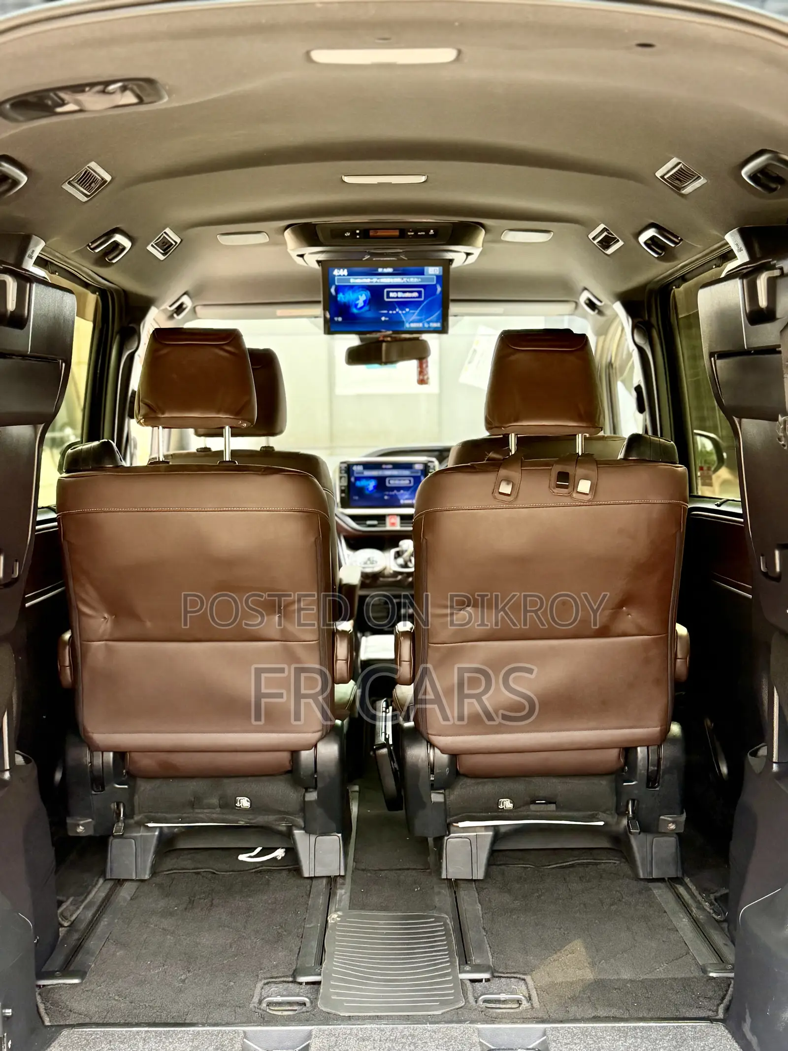 Toyota Esquire 1.8 FWD Hybrid (7 Seater) 2017 Purple