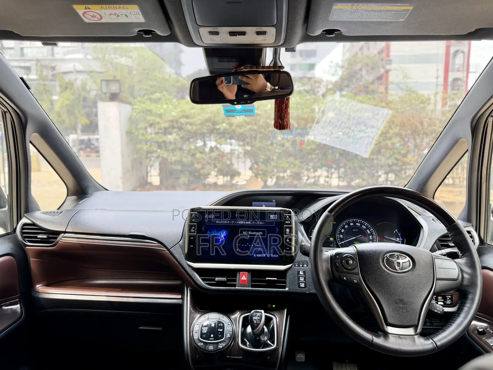 Toyota Esquire 1.8 FWD Hybrid (7 Seater) 2017 Purple