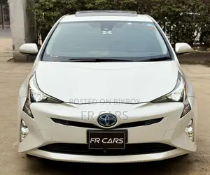 Toyota Prius Four Touring 2018 Pearl