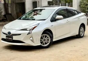 Toyota Prius Four Touring 2018 Pearl