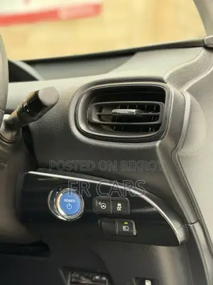 Toyota Prius Four Touring 2018 Pearl