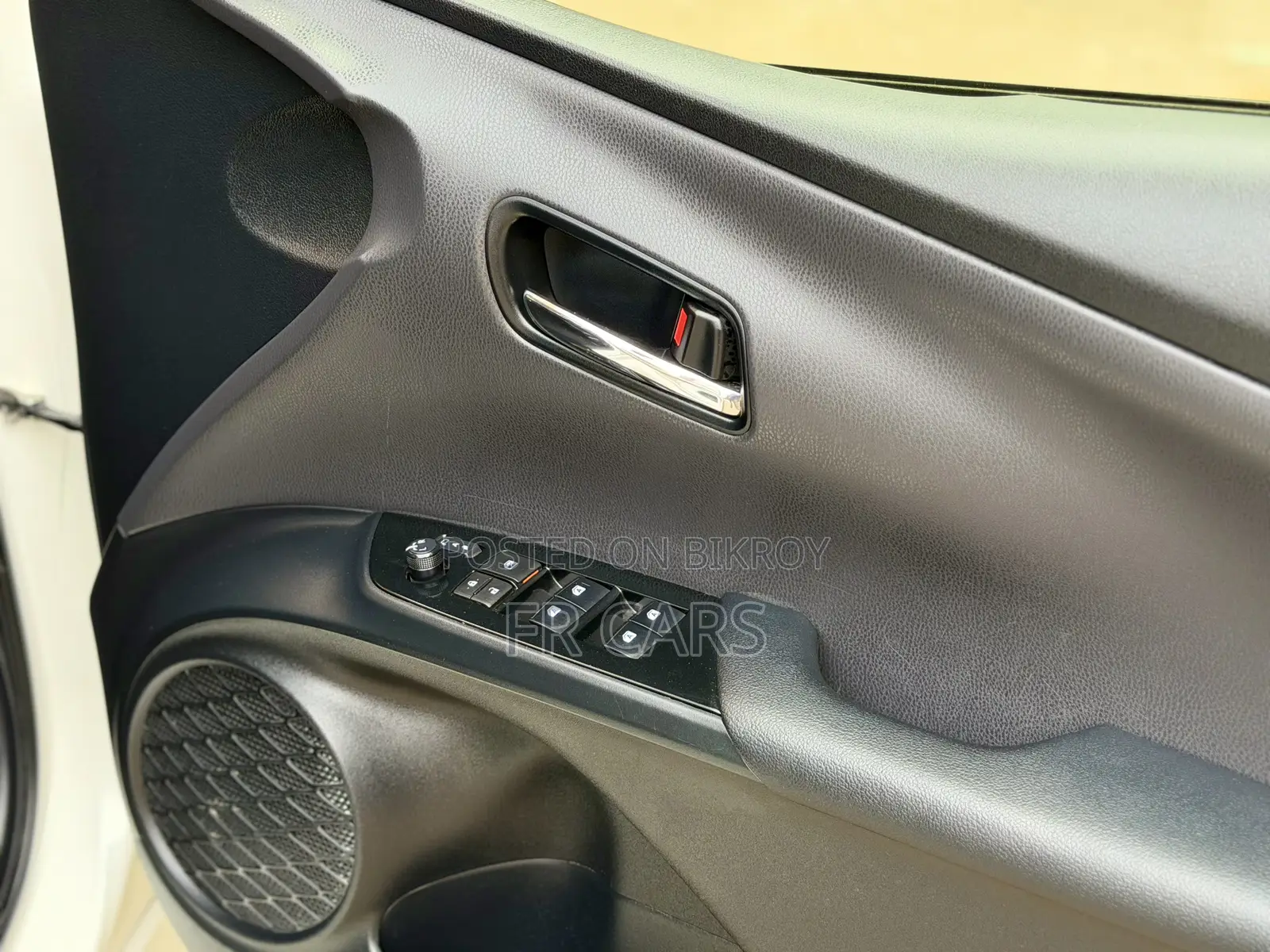 Toyota Prius Four Touring 2018 Pearl