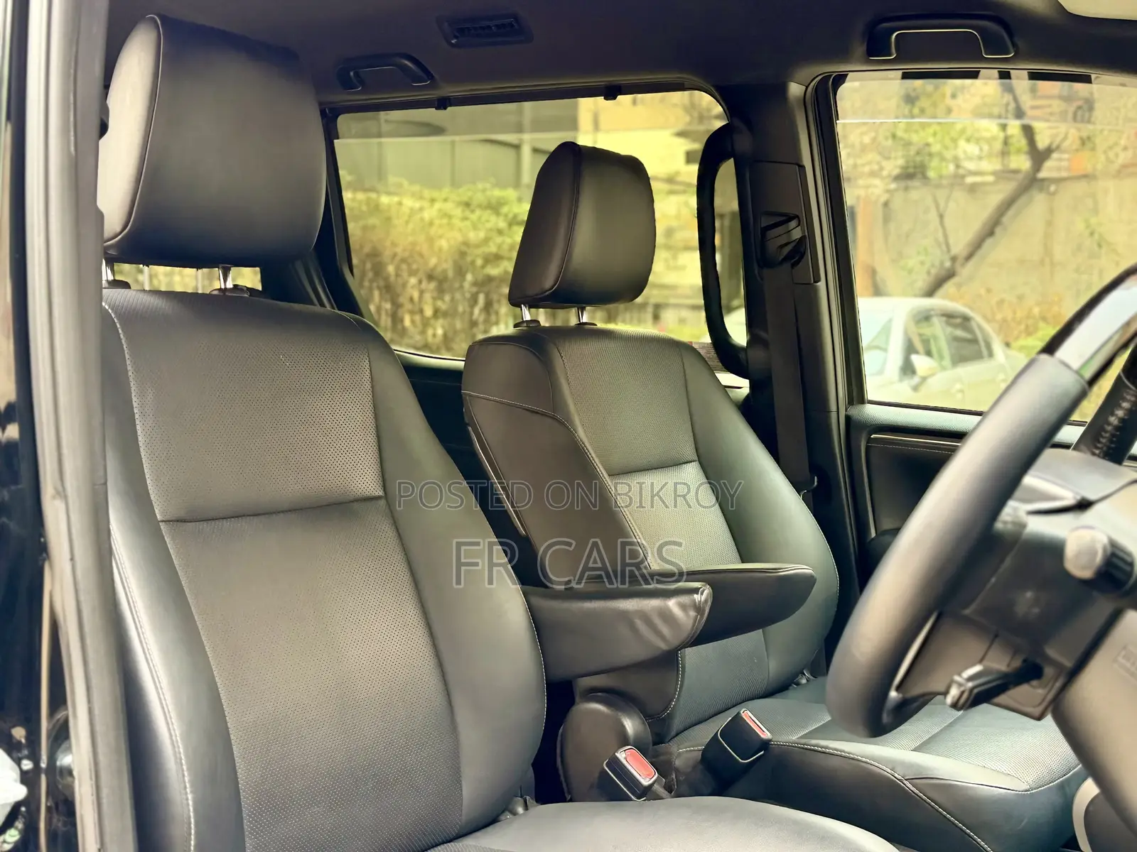 Toyota Esquire 1.8 FWD Hybrid (7 Seater) 2018 Black