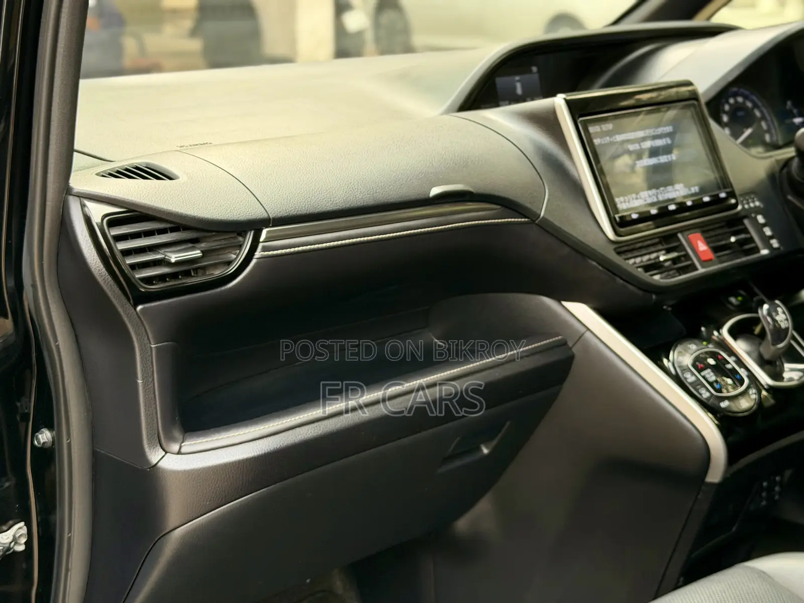 Toyota Esquire 1.8 FWD Hybrid (7 Seater) 2018 Black