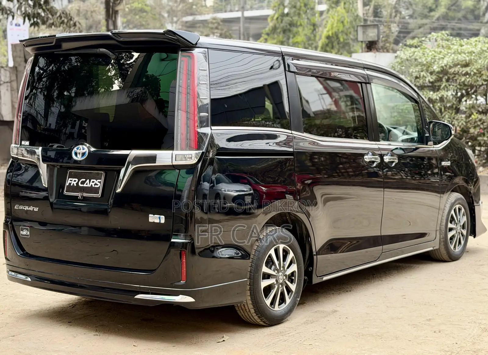 Toyota Esquire 1.8 FWD Hybrid (7 Seater) 2018 Black