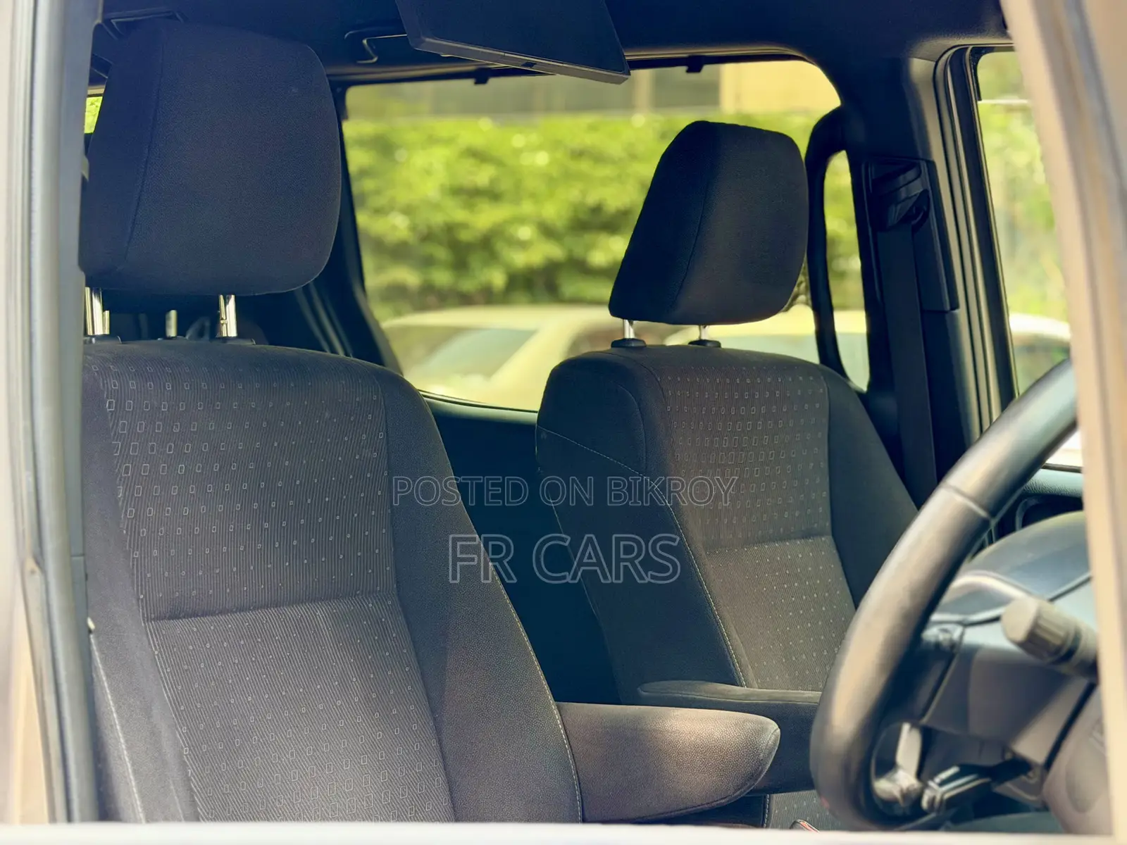 Toyota Noah 1.8 FWD Hybrid (7 Seater) 2017 Brown