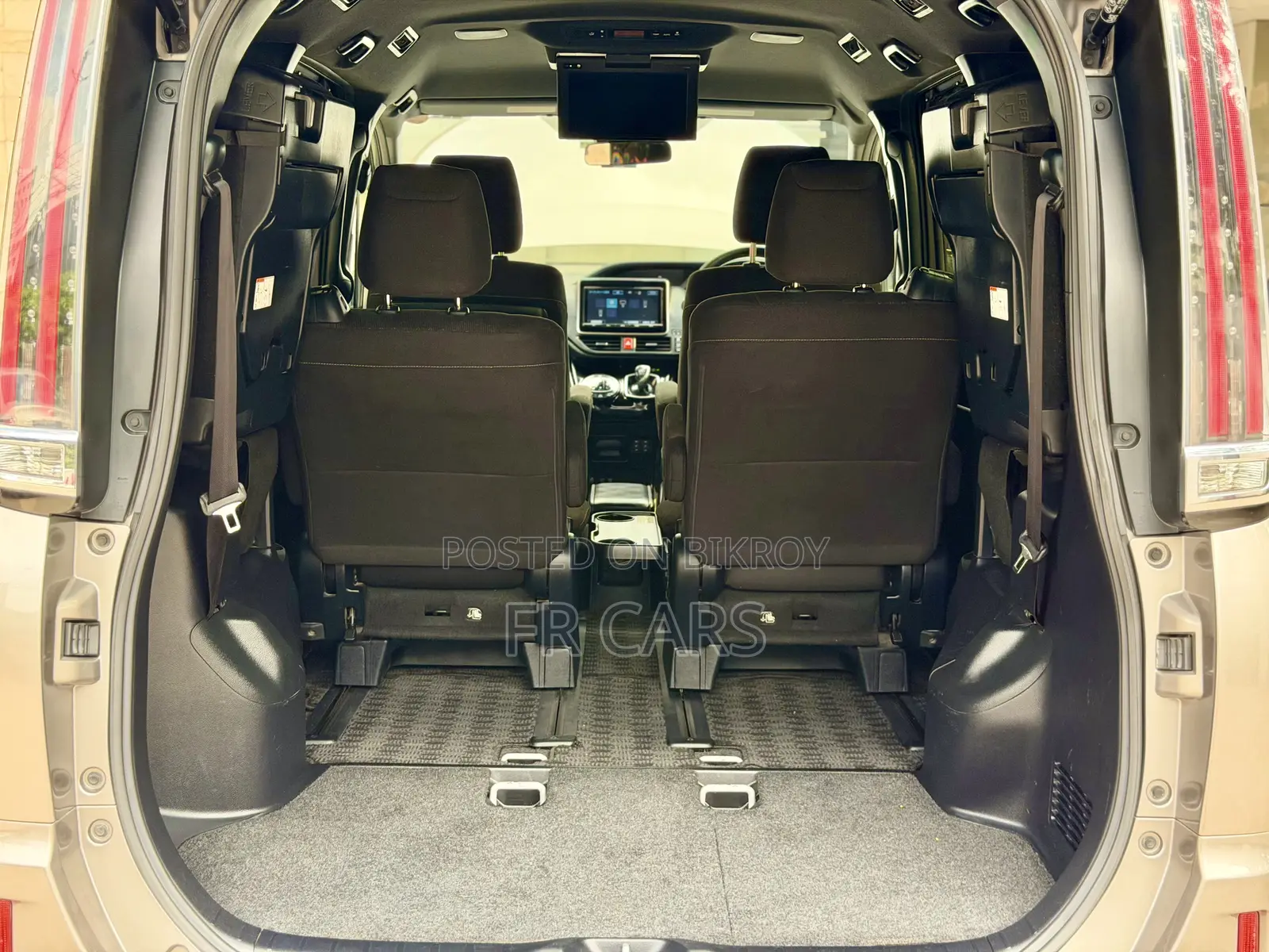 Toyota Noah 1.8 FWD Hybrid (7 Seater) 2017 Brown
