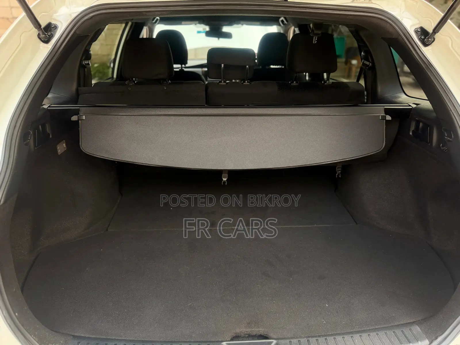 Toyota Corolla Fielder 1.5 Hybrid FWD 2016 Pearl