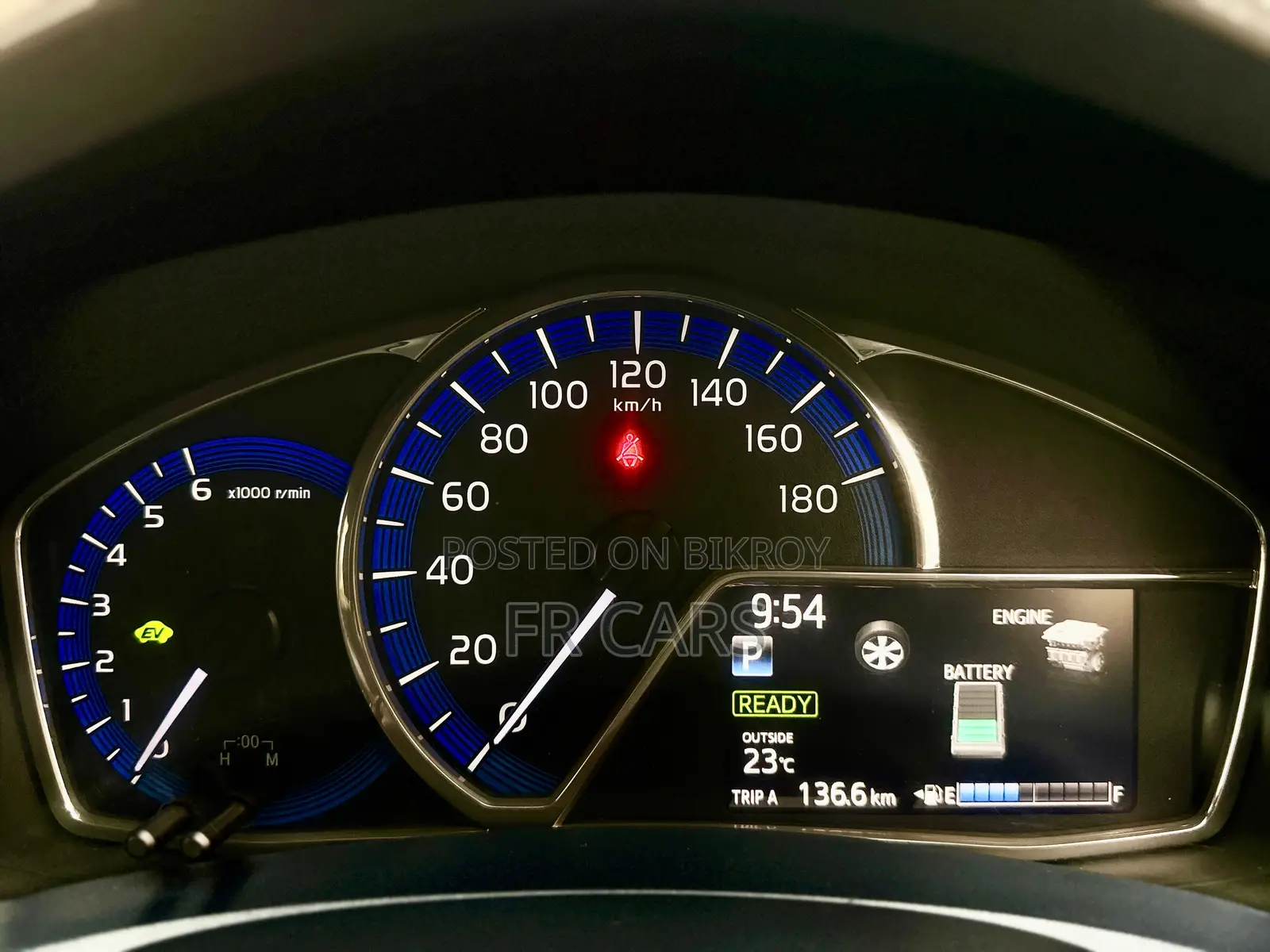 Toyota Corolla Fielder 1.5 Hybrid FWD 2016 Pearl