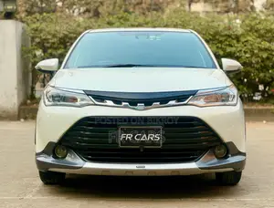Toyota Corolla Fielder 1.5 Hybrid FWD 2016 Pearl