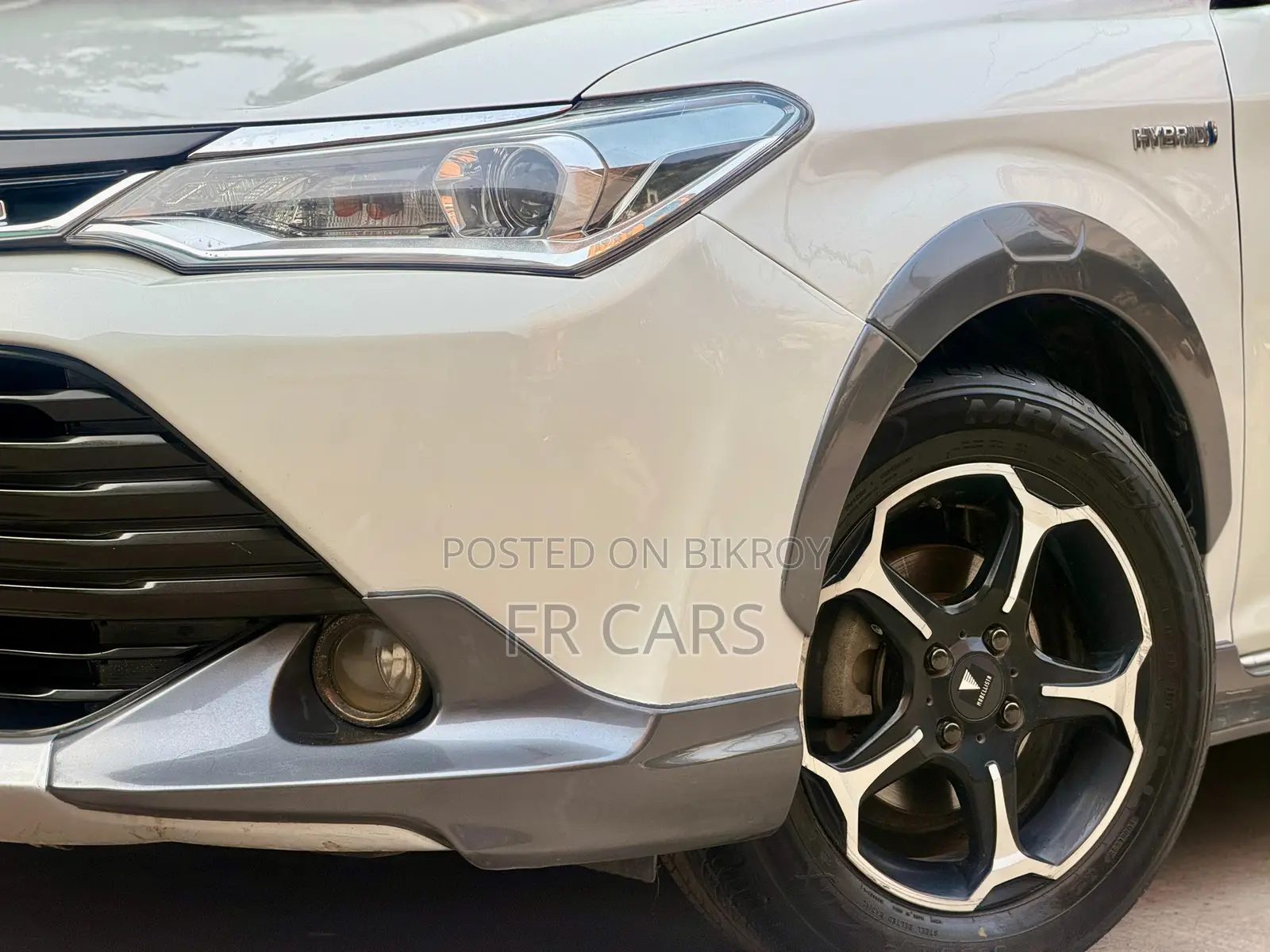 Toyota Corolla Fielder 1.5 Hybrid FWD 2016 Pearl