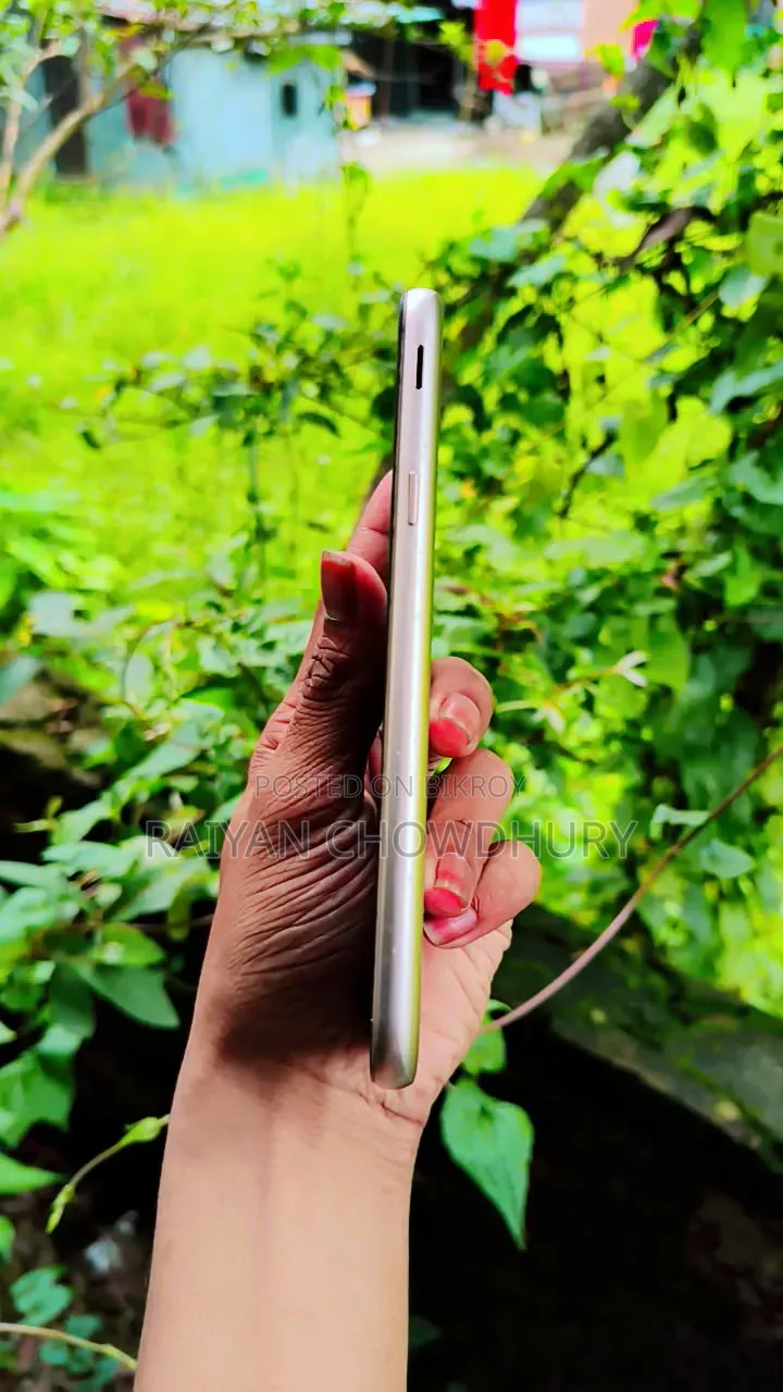 Samsung Galaxy J5 16 GB Gold