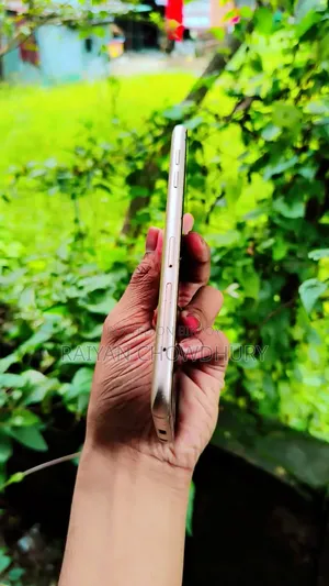 Samsung Galaxy J5 16 GB Gold