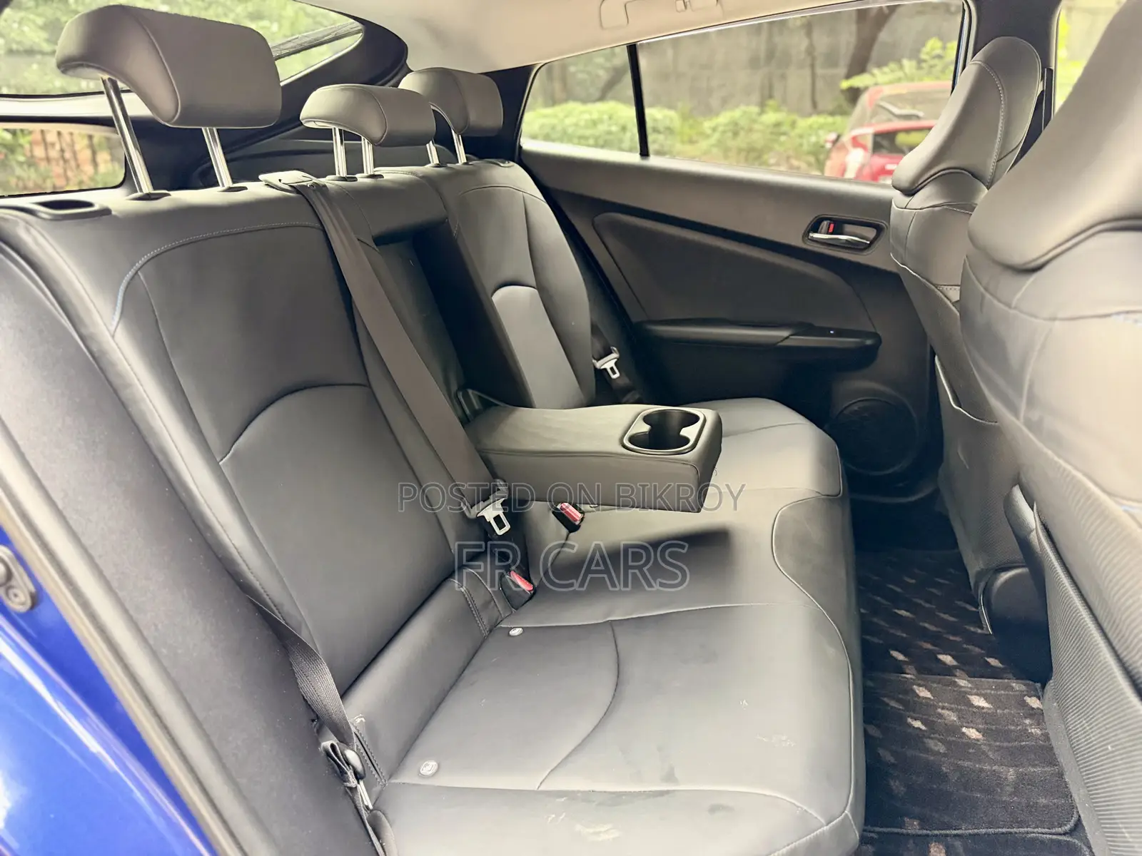 Toyota Prius 4dr Hatchback (1.8L 4cyl Gas/Electric Hybrid CVT) 2016