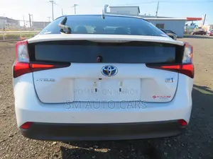 Toyota Prius 2021 Pearl