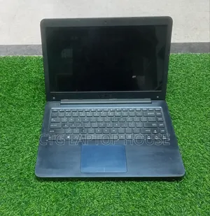 Laptop Asus 4GB SSD 128GB