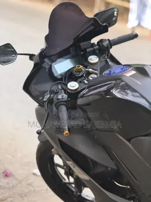 Yamaha R1 2021 Black