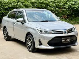Toyota Axio 1.5 Hybrid 2WD 2020 Silver