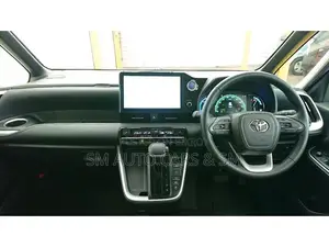 Toyota Noah 2022 Pearl