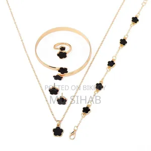 5-Piece Clover Style Jewelry Set