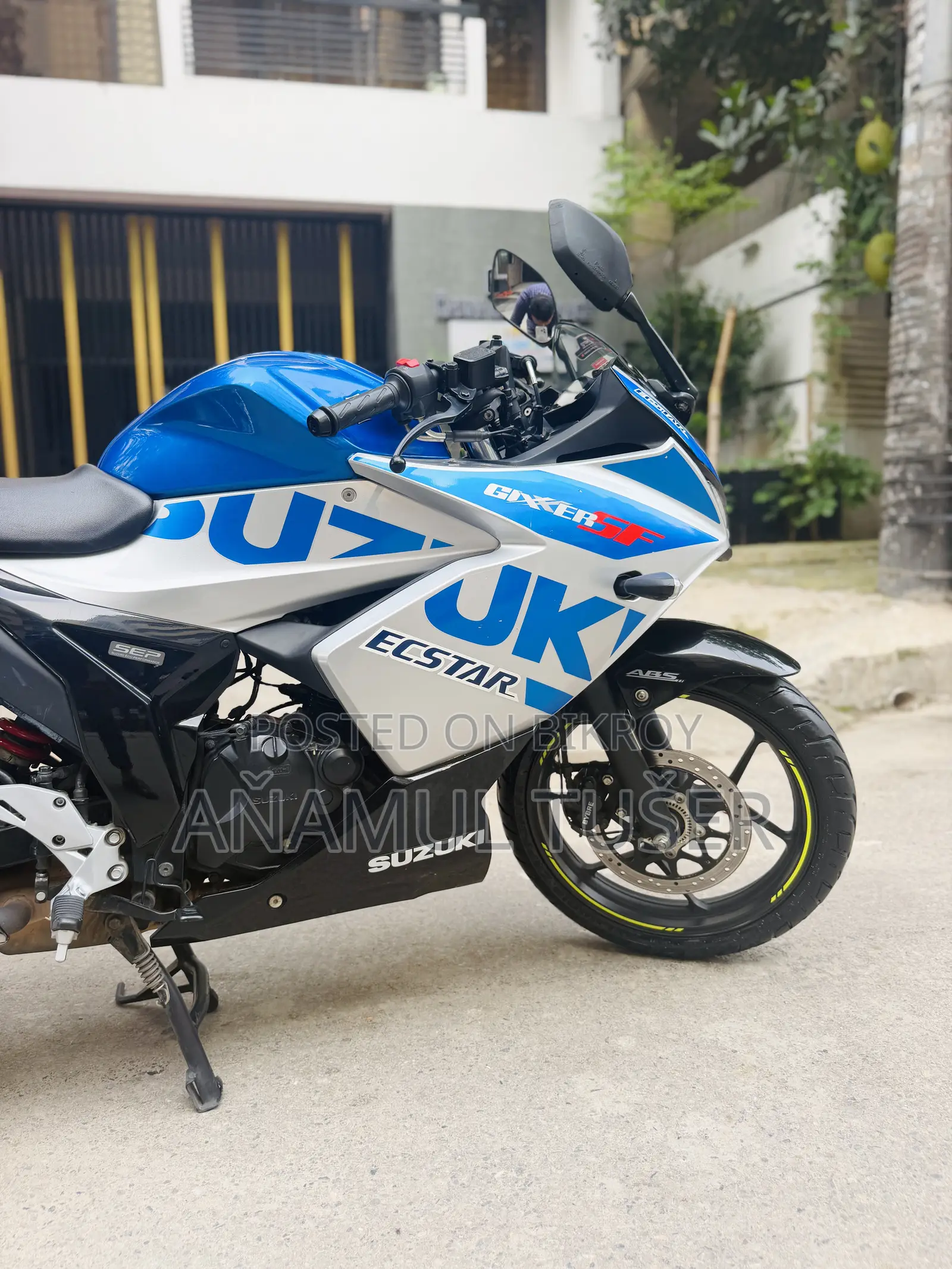 Suzuki Gixxer SF FI 2023 Silver