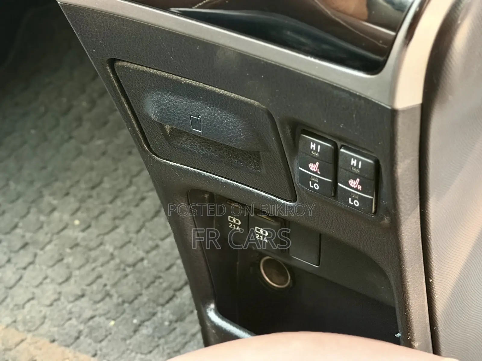 Toyota Esquire 1.8 FWD Hybrid (7 Seater) 2018 Black