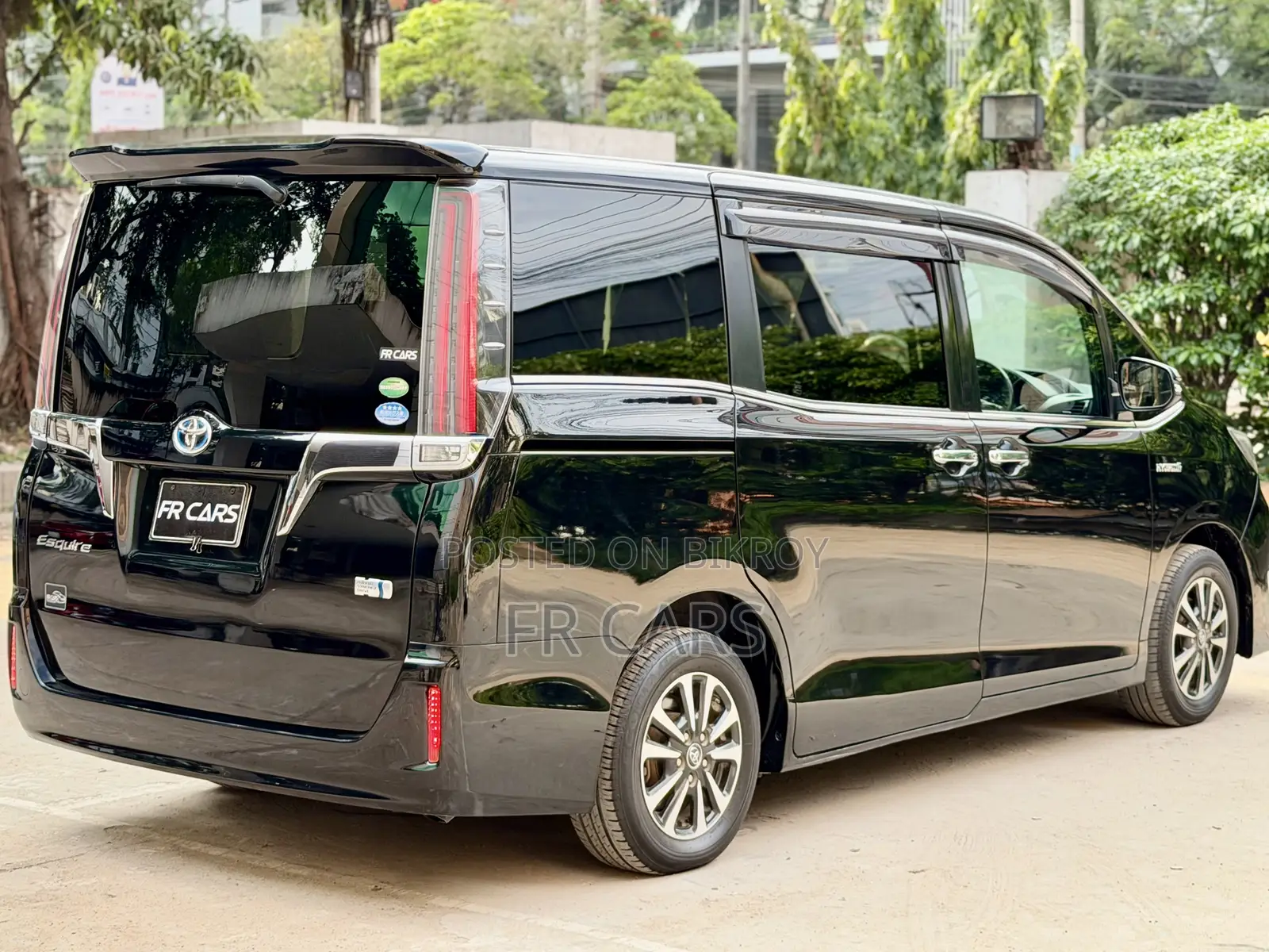Toyota Esquire 1.8 FWD Hybrid (7 Seater) 2018 Black
