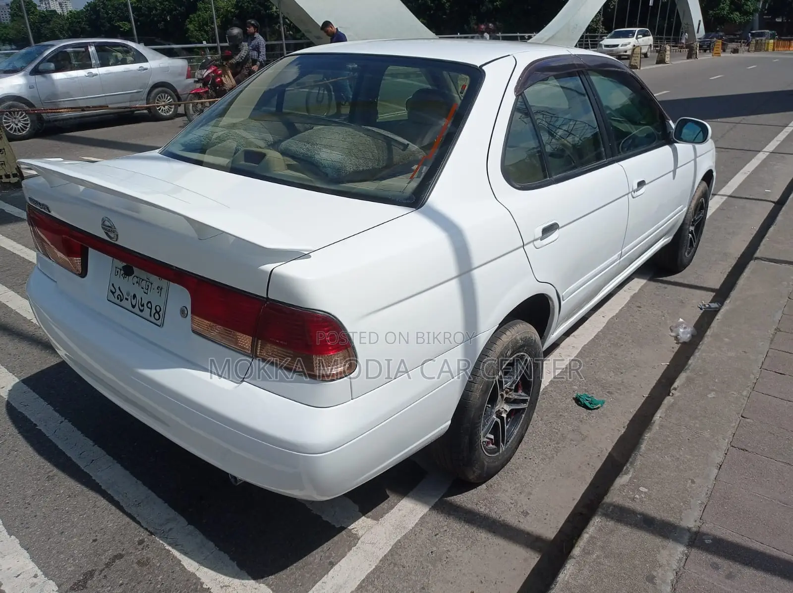 Nissan Sunny 2004 White