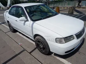 Nissan Sunny 2004 White