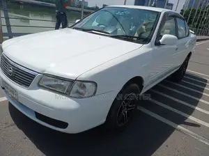 Nissan Sunny 2004 White