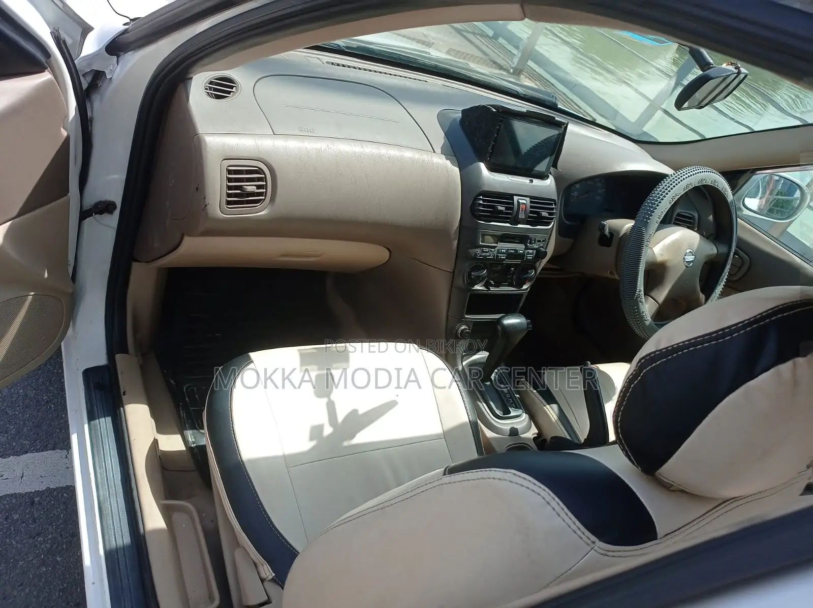 Nissan Sunny 2004 White