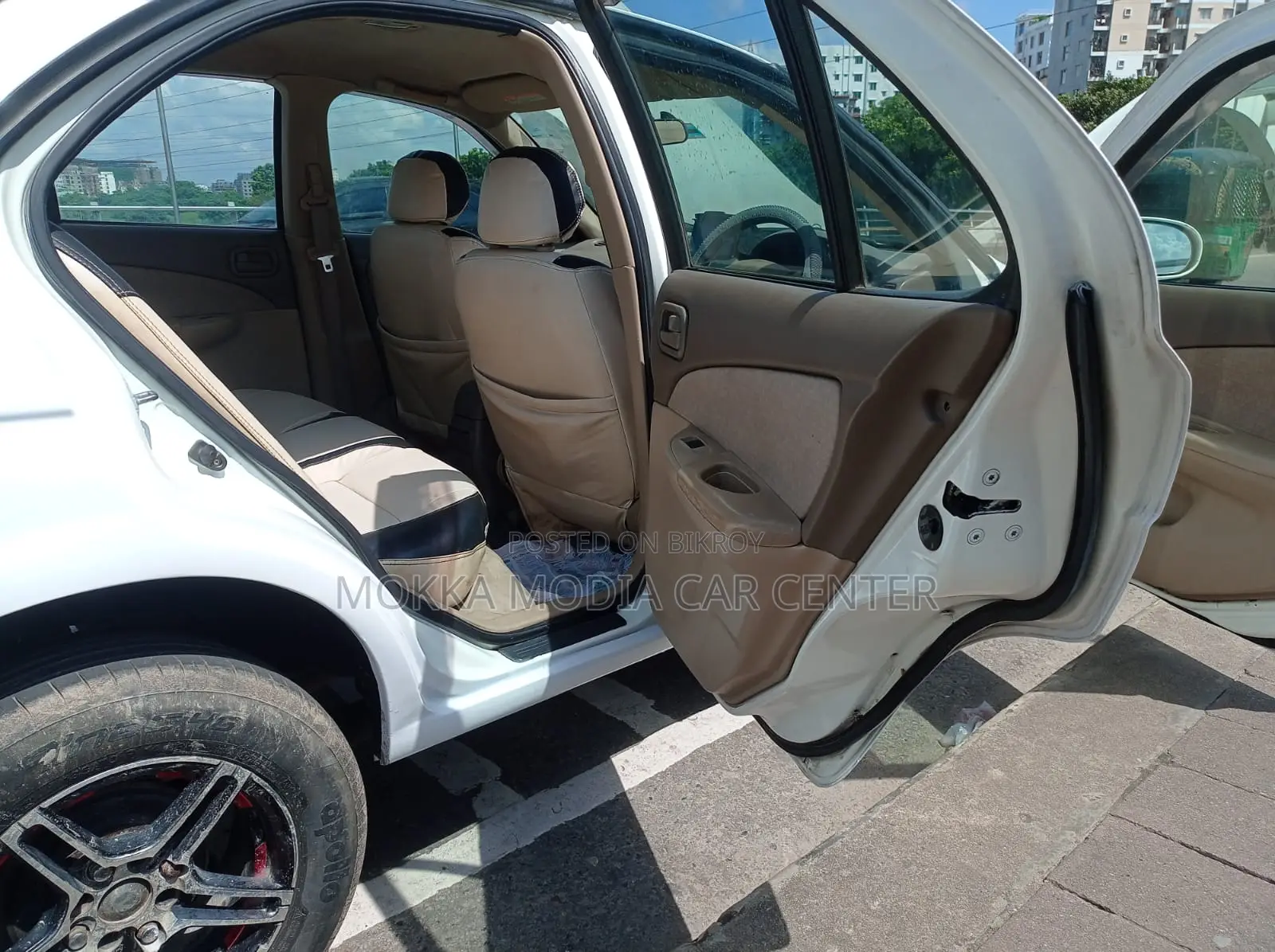 Nissan Sunny 2004 White