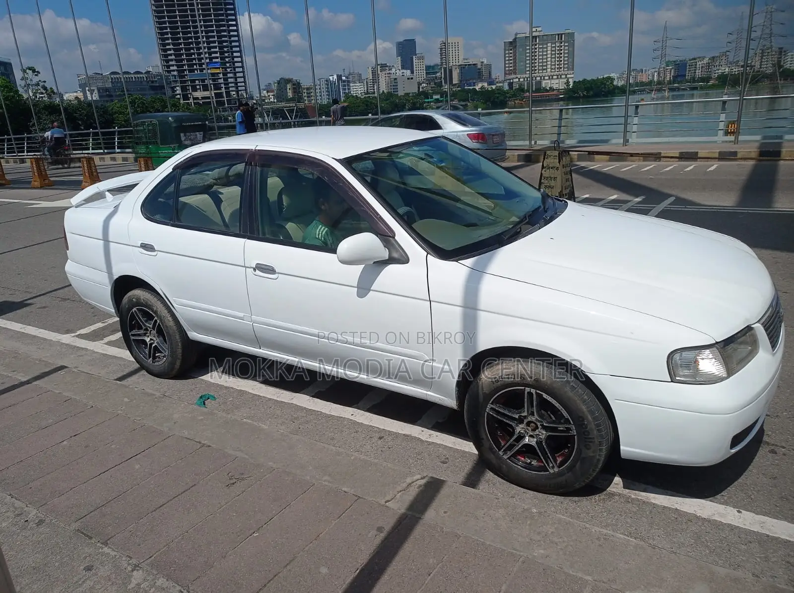 Nissan Sunny 2004 White