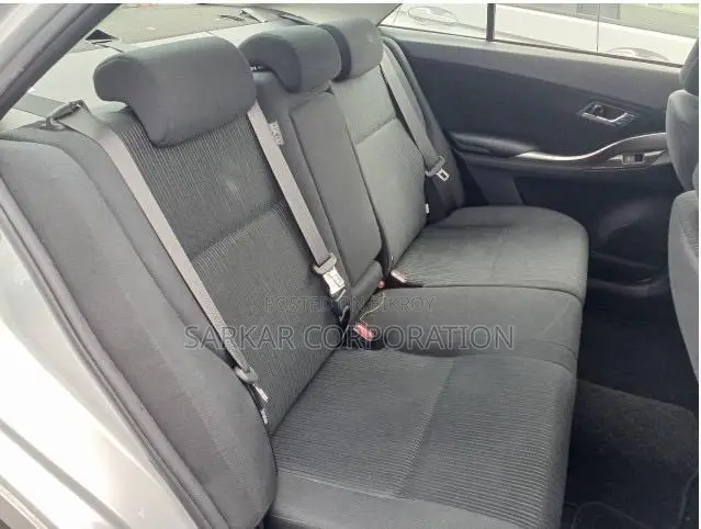 Toyota Premio 2021 Silver