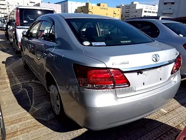 Toyota Premio 2021 Silver